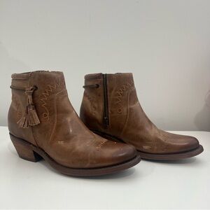 Reba by Justin Ankle Western Leather Boots Brown Tassel Zip Women’s 7.5B